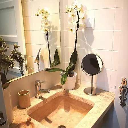 The Sunset Flat Apartment