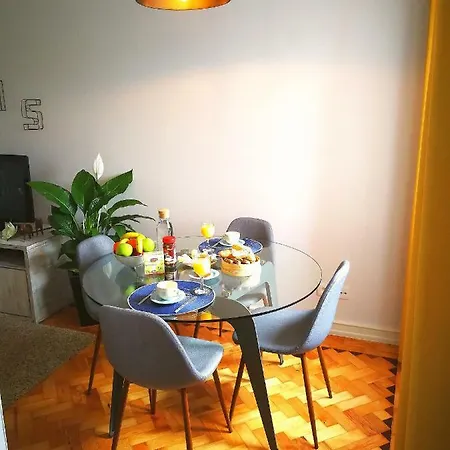 The Sunset Flat Apartment *